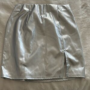 Timing silver skirt
